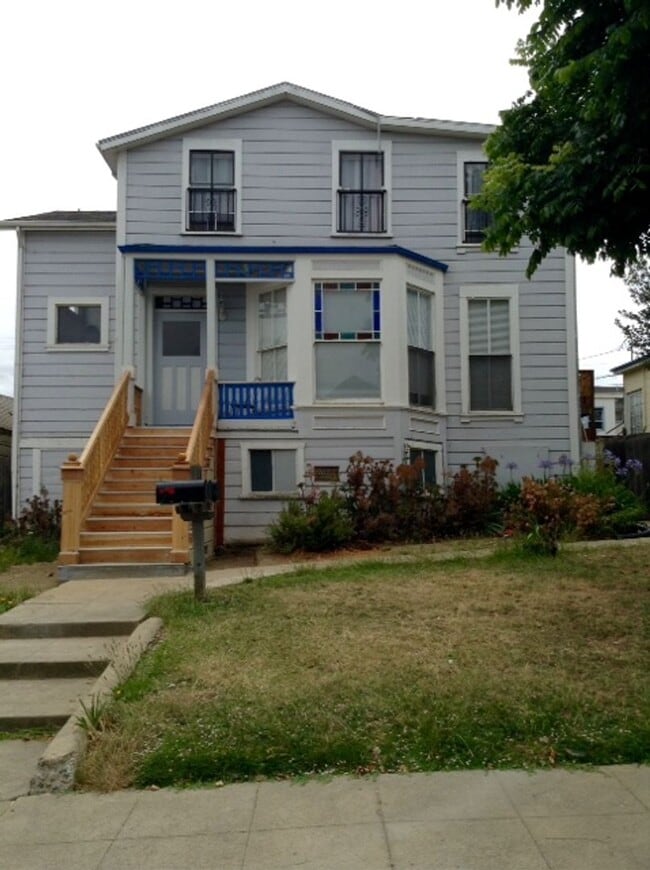 Adorable 2 bedroom 2 bath Apartment - Adorable 2 bedroom 2 bath Apartment Unit B