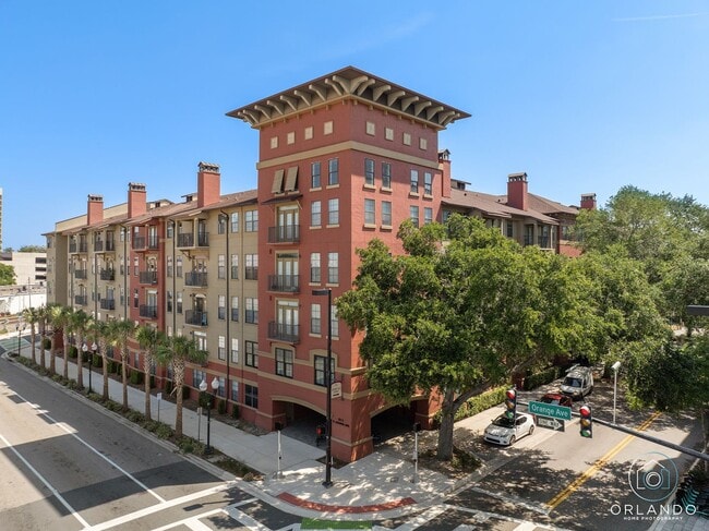 Building Photo - Spacious 2bed 2bath Condo in Downtown