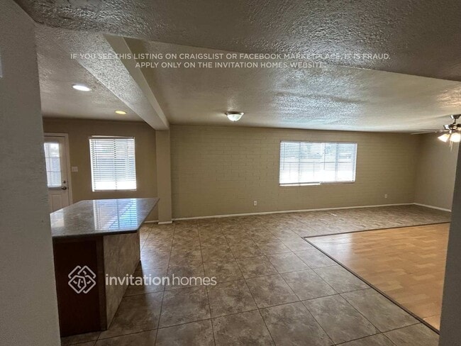 Photo - 5625 W Pierson St