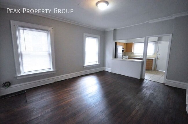 Photo - 207 E Lane Ave Unit 207 E. Lane By The Bed