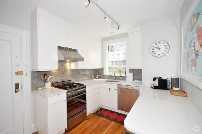 Building Photo - 76 Martin St Unit 4 Rental