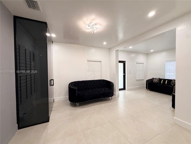 Photo - 86 NW 4th St