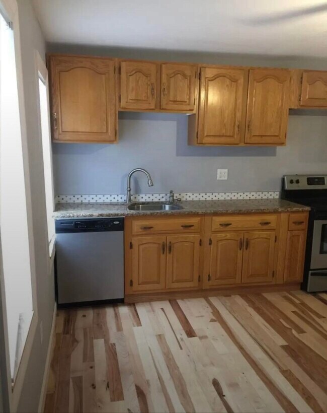 Photo - 147 N State St Unit 3