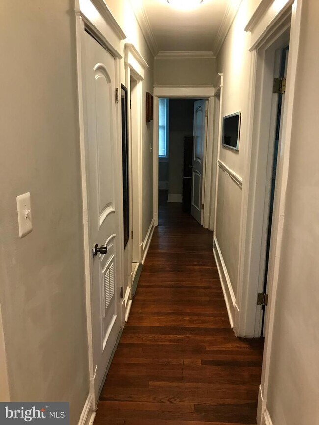 Photo - 1100 4th St NE