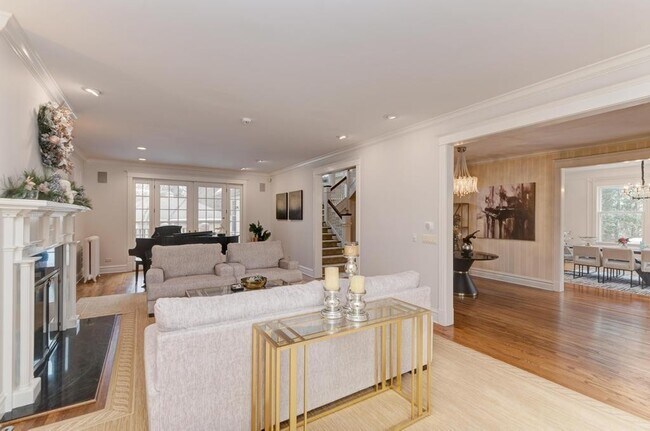 1499 Sheridan Rd