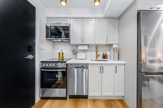 Photo - 168 McCaul St Unit SI ID1389235P