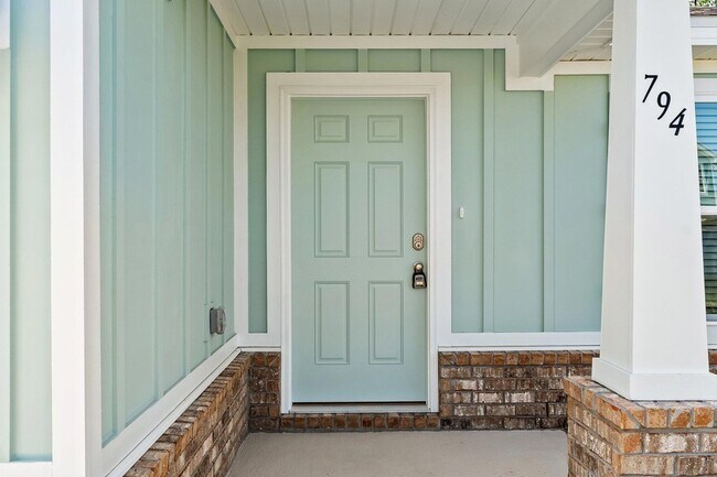 Photo - 794 Riverwalk Cir