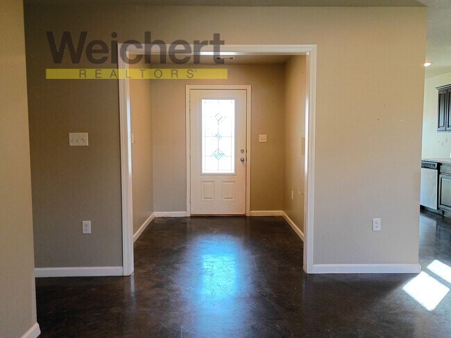 Photo - Spacious 3-Bed, 2-Bath Home in a Quiet Neighborhood