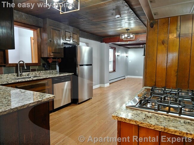 Building Photo - 19 Sheridan St Rental