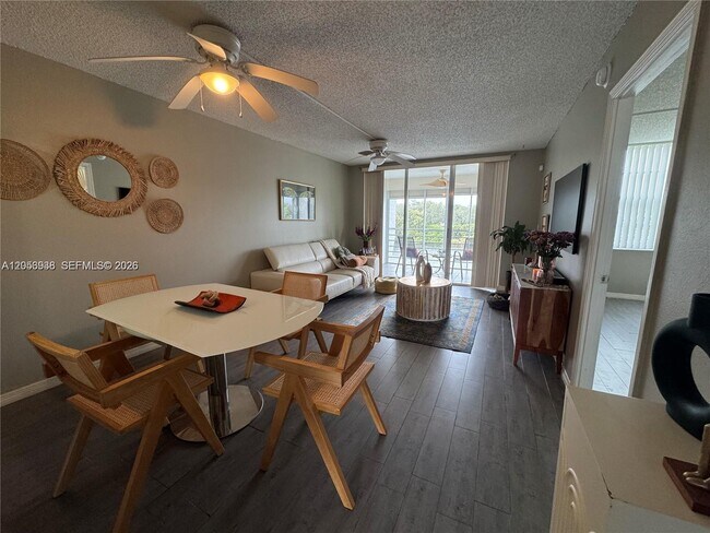 Photo - 9450 Poinciana Pl Unit 405