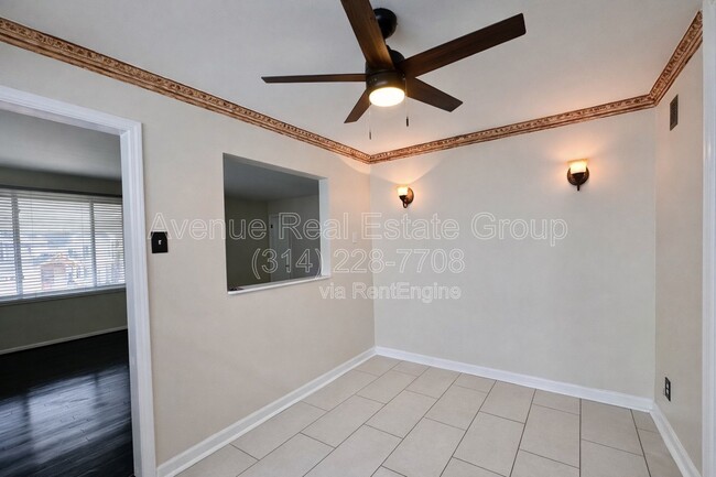 Photo - 449 Crest Ave