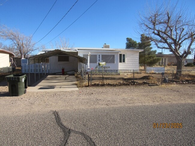 Building Photo - cute and cozy Rental