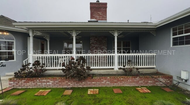 Photo - Beautiful Country Custom Home For Rent in Corcoran!