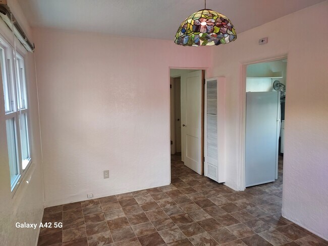 417 Stanford Dr SE Unidad cottage at 417 1/2 Stanford Dr. SE