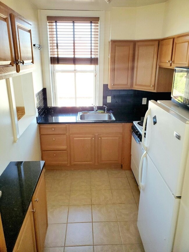 Photo - 1601 Shakespeare St Unit 1601 Shakespeare St. #3