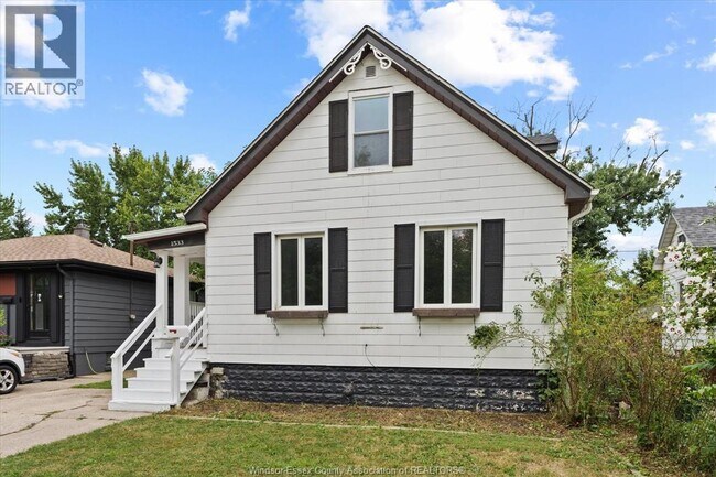 Photo - 1533 Alexis Rd