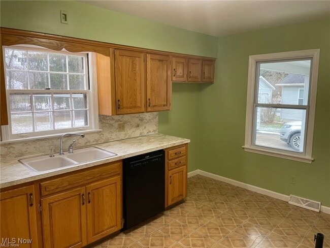 Photo - 2224 Coral Sea Dr