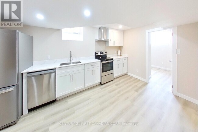 Photo - 910 Reeves Ave