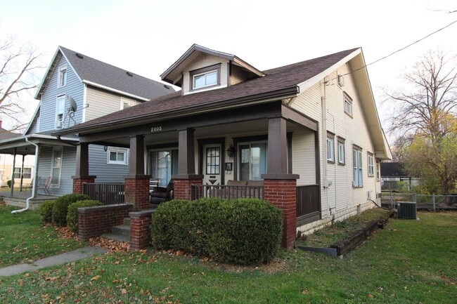 Photo - PRELEASING for AUGUST! Close to Campus