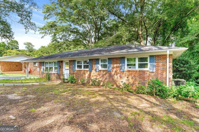 Photo - 577 Athens St