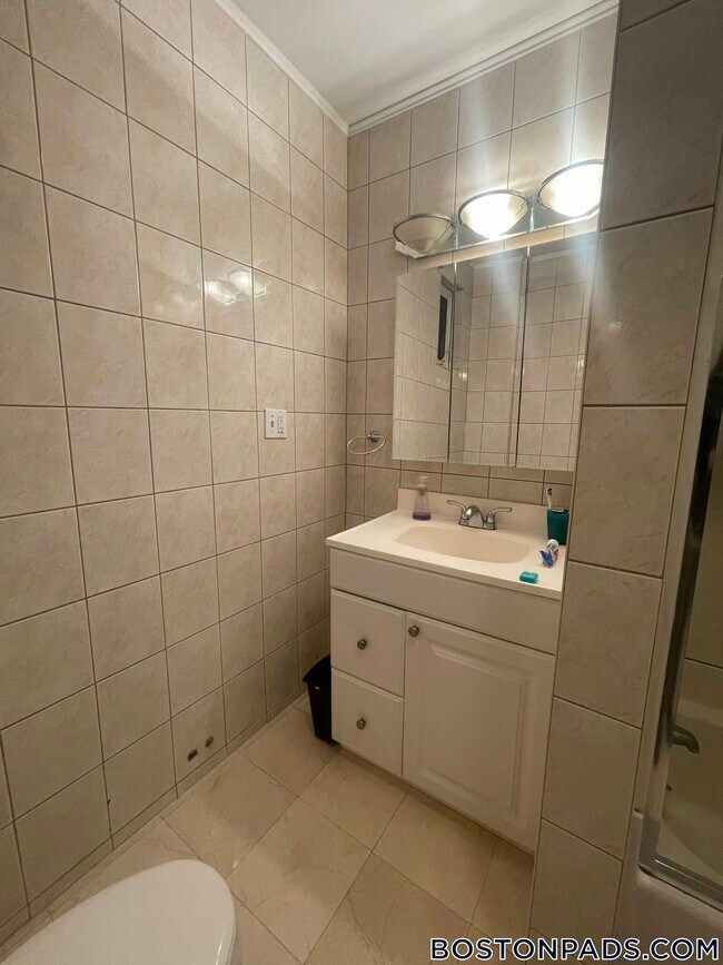 Photo - 1689 Beacon St Unit 2