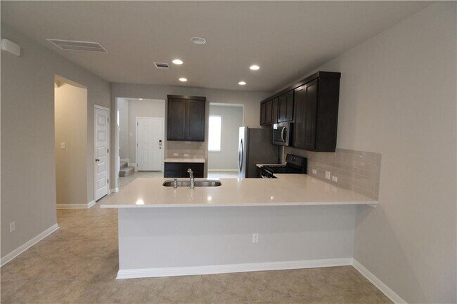 Photo - 2028 Arendale Dr House