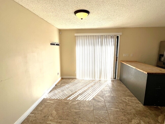 Photo - Charming 3 Bedroom Townhomes at Rockrimmon Unidad D