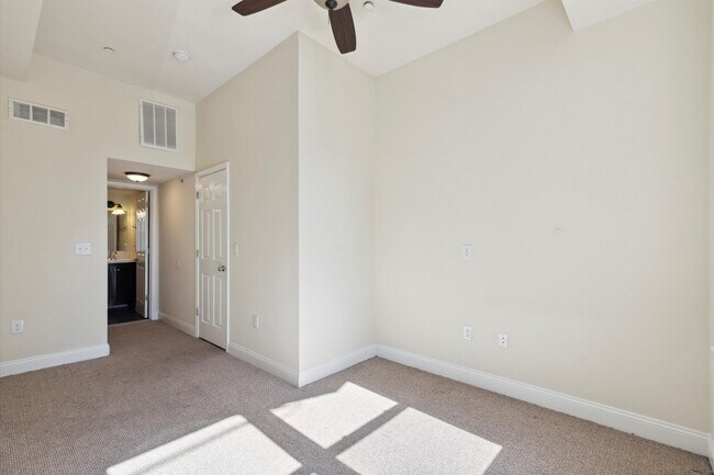 Photo - 1408 Willington St Unit A