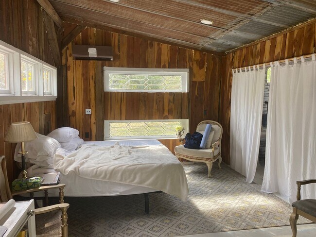 Photo - 10518 Signal Hill Rd Unidad Cabin-B