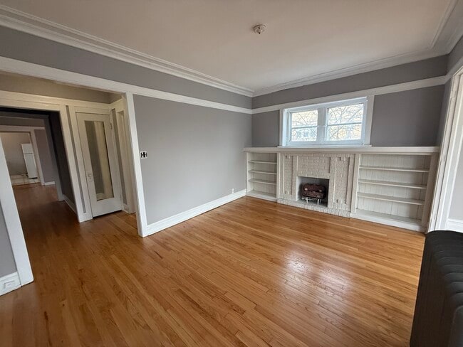 Photo - 4501 N Troy St Unidad 3