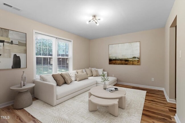 Photo - 1611 Poole Rd