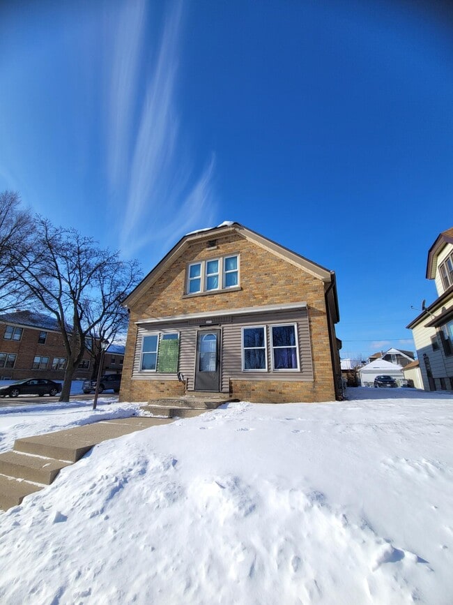 Building Photo - 3277 S 10th St