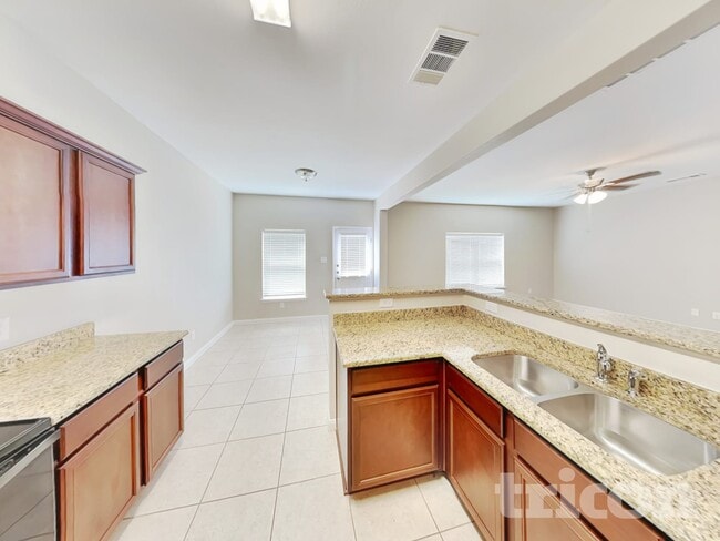 Photo - 132 Houston Pl