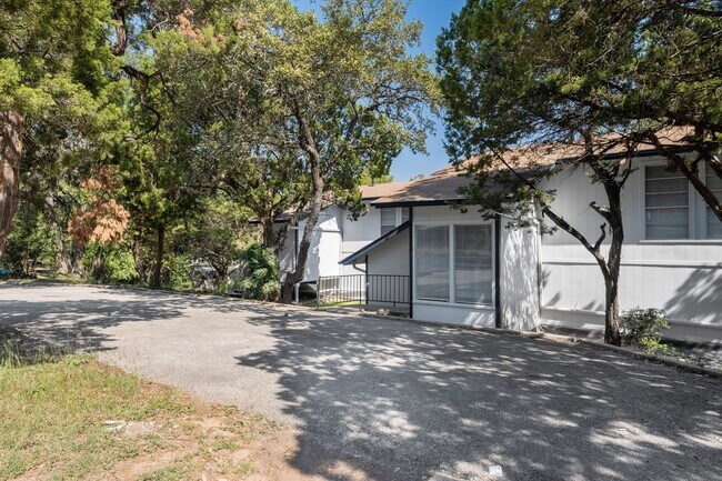 Photo - Spacious 3BR Far West Duplex with Loft & Private Deck