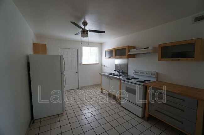 Photo - 5550 W 3rd Pl Unidad #3
