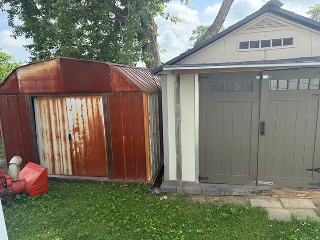 Photo - 2820 N Delphos St