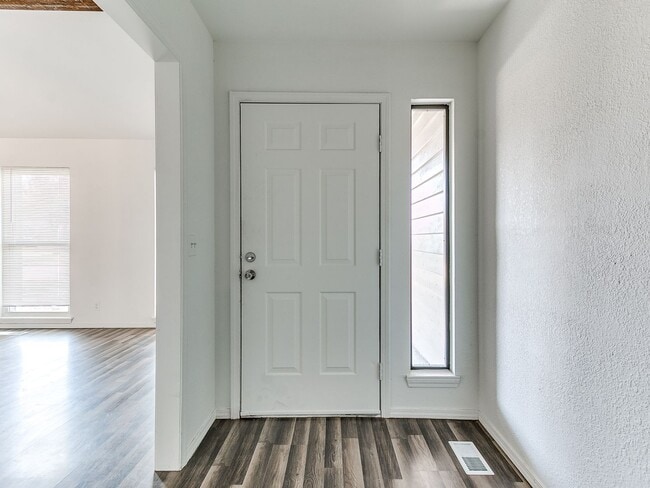 Photo - Beautiful 4 bedroom in South Tulsa and Union School District