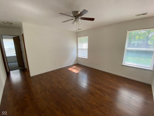 Photo - 450 Ashby Dr