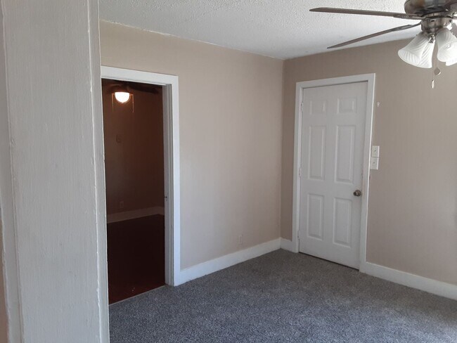 Photo - 419 W 14th St Unidad 419