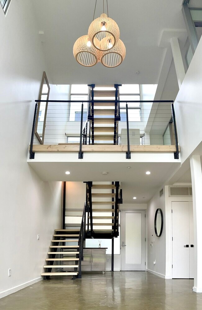 Photo - 4111 Sunset Blvd