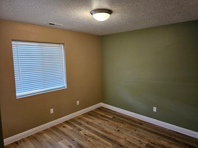 Photo - 4137 W 250 N