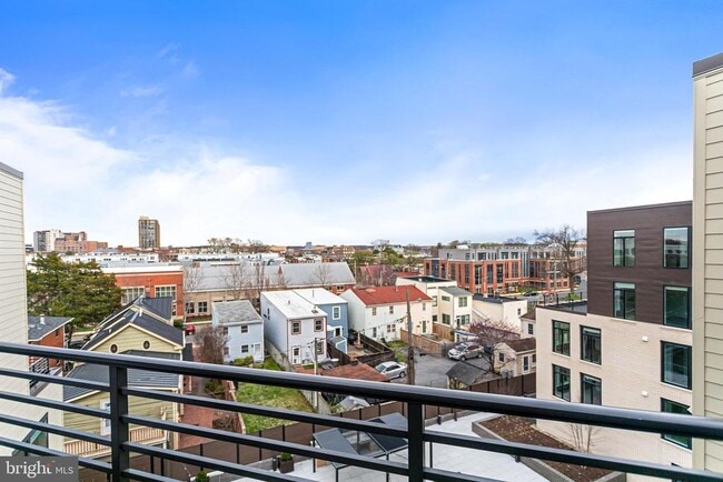 Photo - 701 N Henry St Unit 200