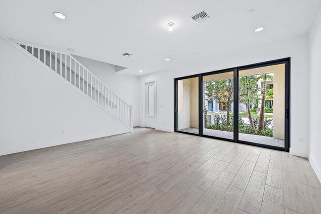 Photo - 5260 Beckman Ter