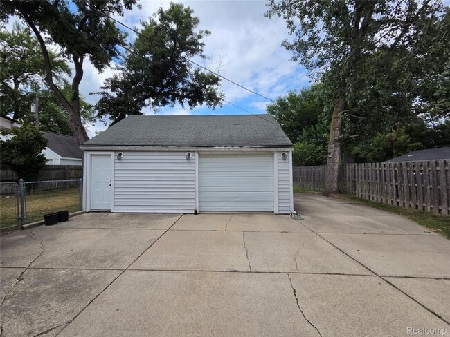 Photo - 1031 Arthur Ave