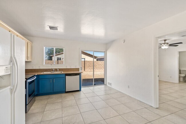 Photo - 6727 S 5th Ave