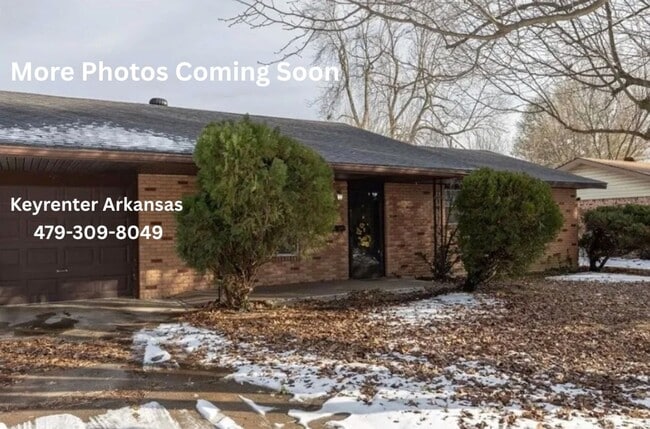 Building Photo - Updated 3 Bedroom Home with Large Backyard in the Heart of Springdale