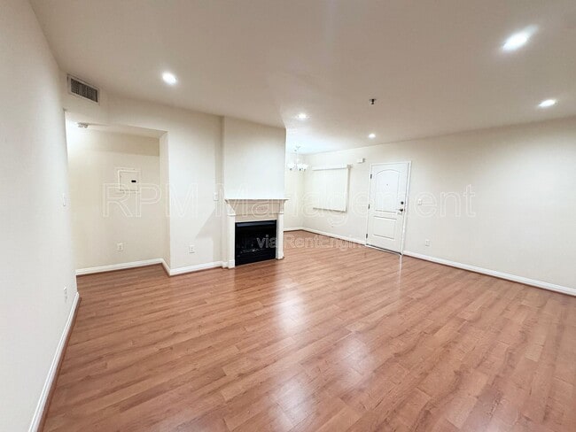 Photo - 843 Hayworth Ave