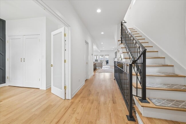 Photo - 3424 W Beach Ave