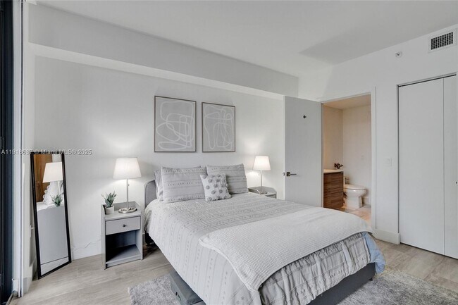 Photo - 121 NE 34th St Unit 902