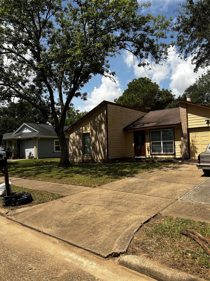 Photo - 2123 Crosscoach Ln